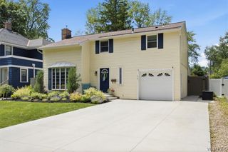 229 Roycroft Boulevard, Amherst, NY 14226
