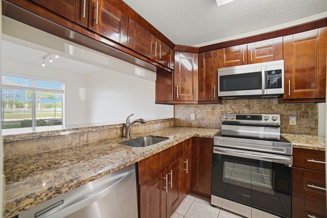 1041 Coral Club Drive 1041, Coral Springs, FL 33071