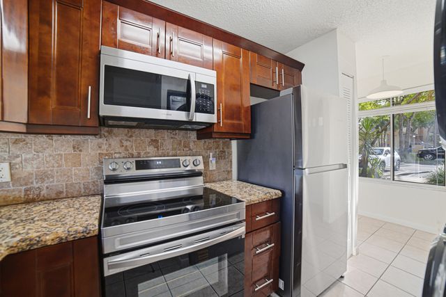 1041 Coral Club Drive 1041, Coral Springs, FL 33071