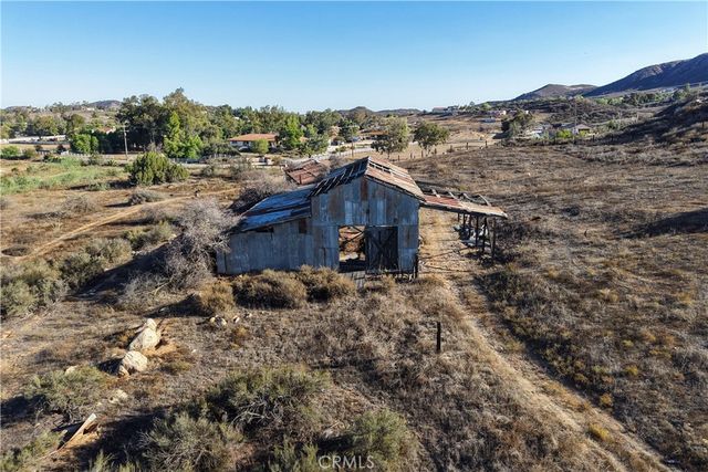 17751 Lake Mathews, Perris, CA 92570