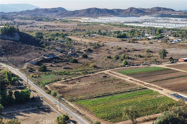 17751 Lake Mathews, Perris, CA 92570