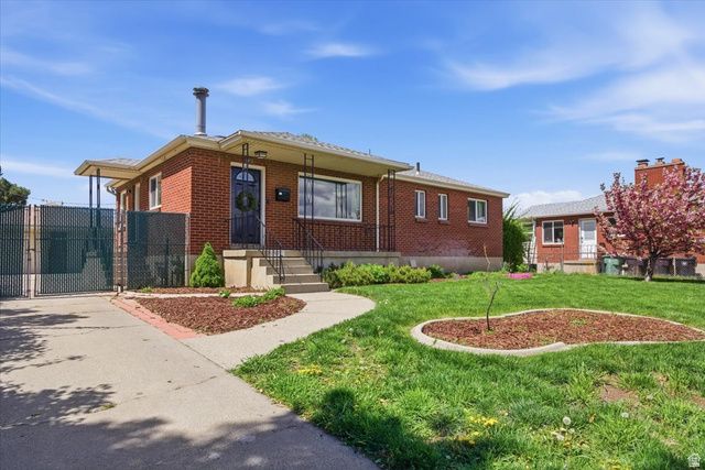 5972 S LA SALLE DR, Murray, UT 84123