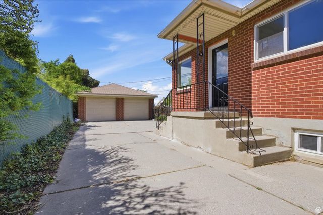 5972 S LA SALLE DR, Murray, UT 84123