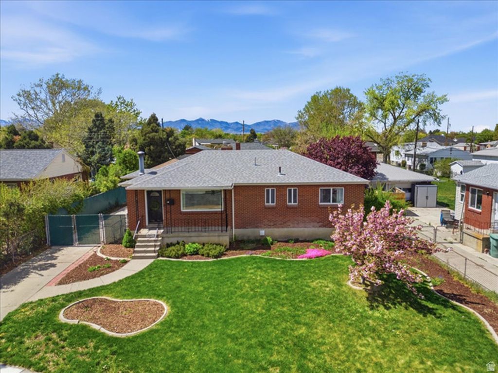 5972 S LA SALLE DR, Murray, UT 84123
