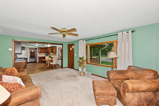 W188N9690 Orchard DRIVE, Germantown, WI 53022