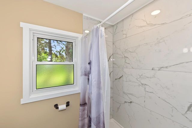 W188N9690 Orchard DRIVE, Germantown, WI 53022
