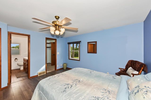W188N9690 Orchard DRIVE, Germantown, WI 53022