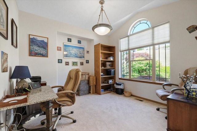 8710 E Sugar Pine Ln, Spokane, WA 99217