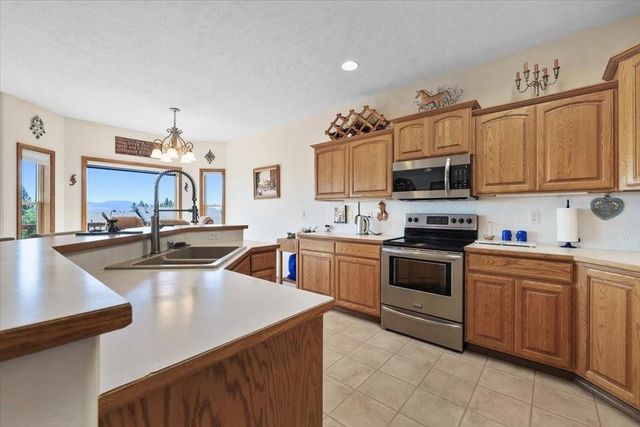8710 E Sugar Pine Ln, Spokane, WA 99217