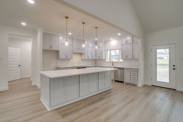 6705 Westover Drive, Granbury, TX 76049