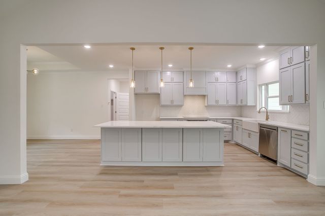 6705 Westover Drive, Granbury, TX 76049