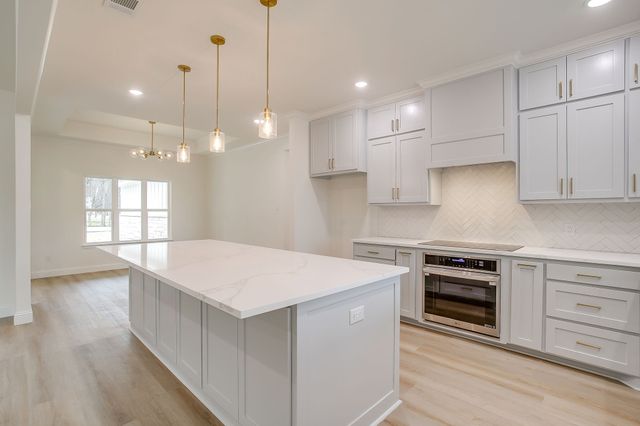 6705 Westover Drive, Granbury, TX 76049