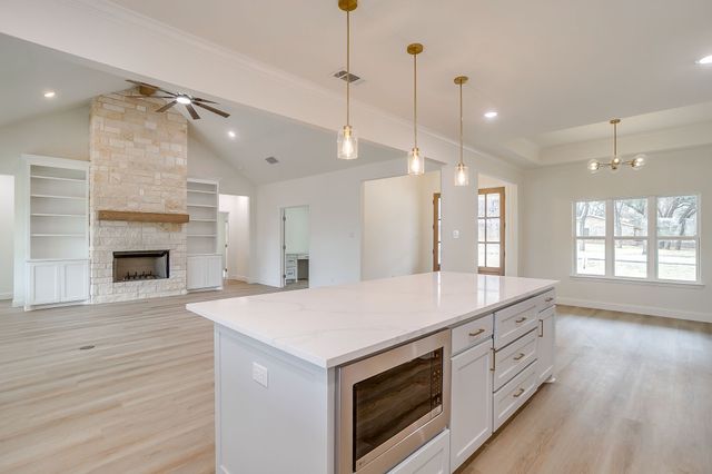 6705 Westover Drive, Granbury, TX 76049