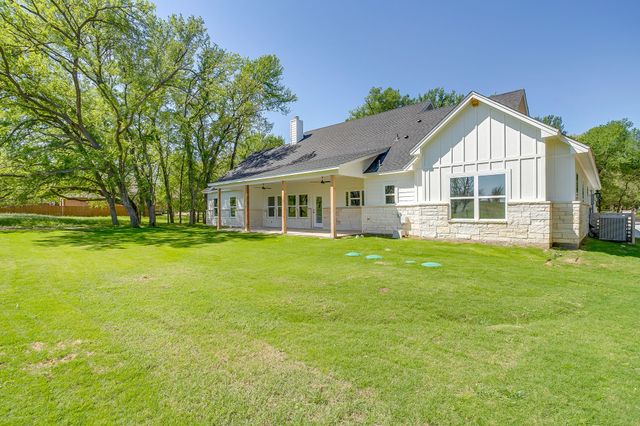 6705 Westover Drive, Granbury, TX 76049