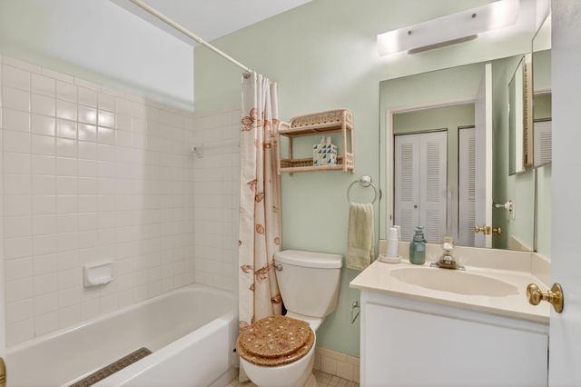 18565 Cherborg Dr 18565, Boca Raton, FL 33496