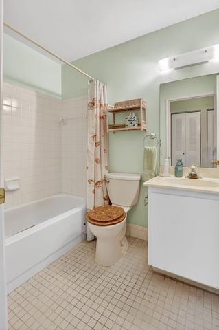 18565 Cherborg Dr 18565, Boca Raton, FL 33496