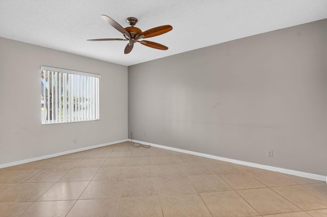 18565 Cherborg Dr 18565, Boca Raton, FL 33496