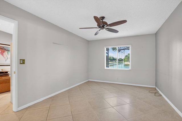 18565 Cherborg Dr 18565, Boca Raton, FL 33496