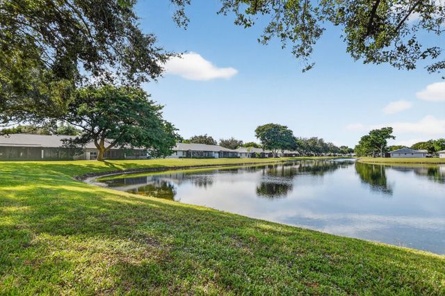 18565 Cherborg Dr 18565, Boca Raton, FL 33496