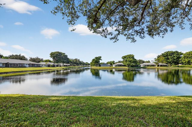 18565 Cherborg Dr 18565, Boca Raton, FL 33496