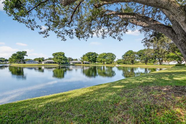 18565 Cherborg Dr 18565, Boca Raton, FL 33496