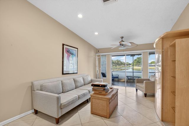 18565 Cherborg Dr 18565, Boca Raton, FL 33496