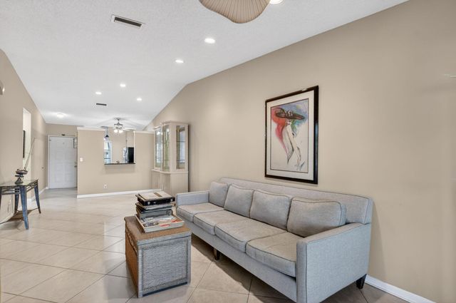 18565 Cherborg Dr 18565, Boca Raton, FL 33496