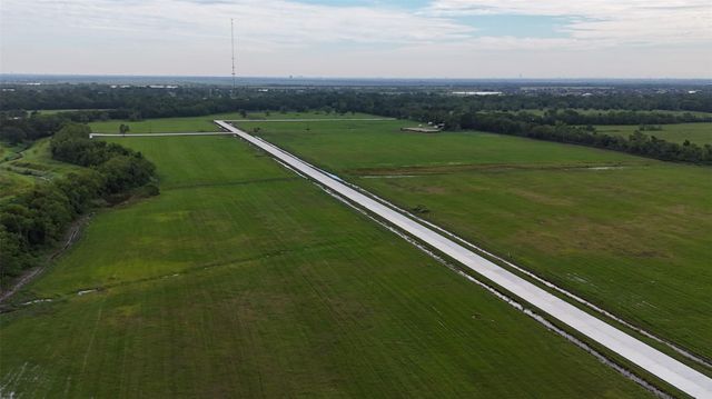 1719 Rymal Ranch Rd, Algoa, TX 77511