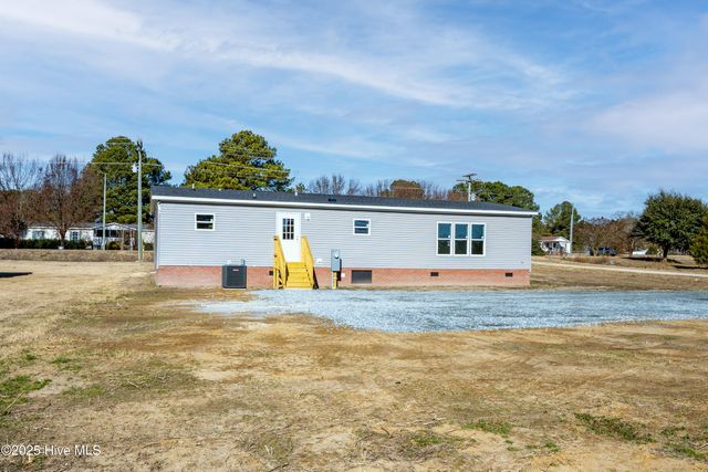 30 Butler Lakes Lane, Clinton, NC 28328