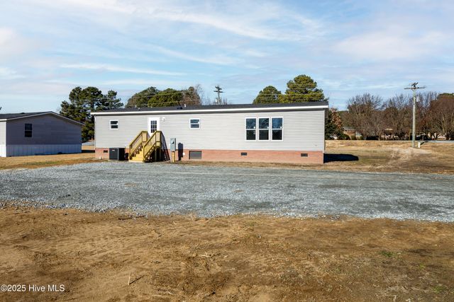 30 Butler Lakes Lane, Clinton, NC 28328