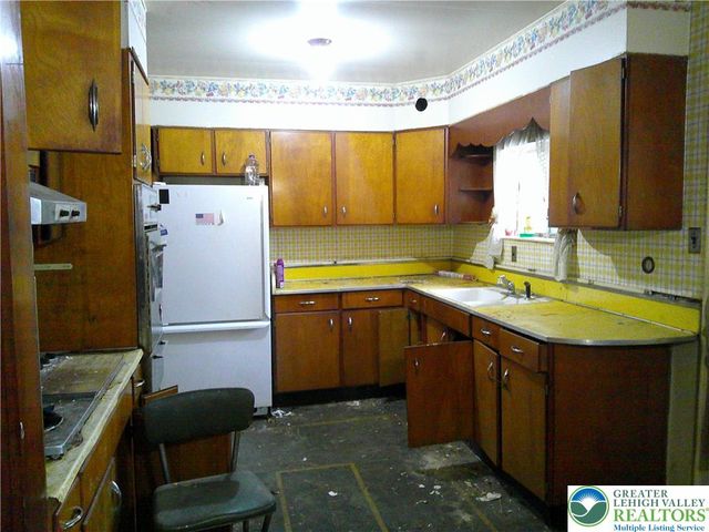 414 Turkey Ridge Road, Upper Mt Bethel Twp, PA 18343