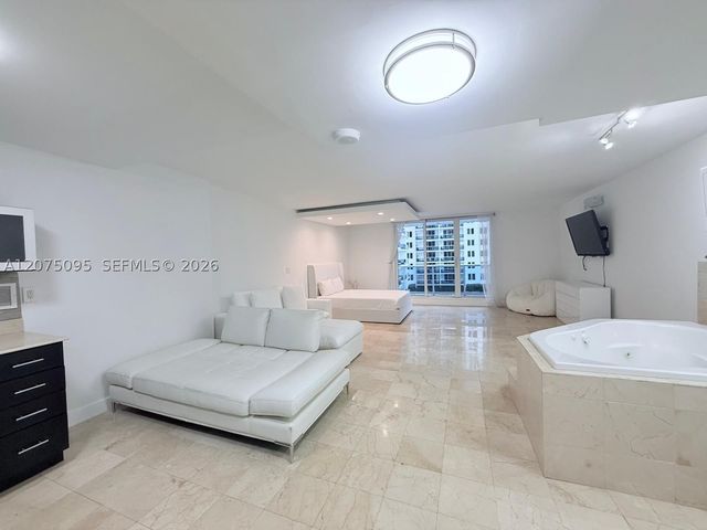 2301 Collins Ave 621, Miami Beach, FL 33139