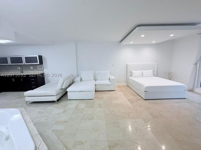 2301 Collins Ave 621, Miami Beach, FL 33139
