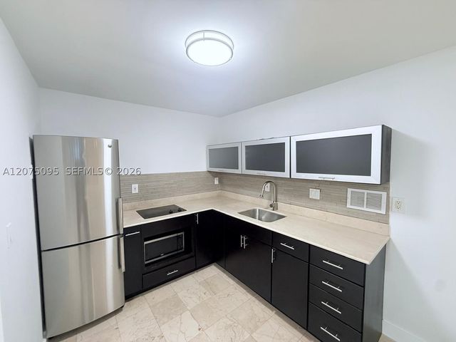 2301 Collins Ave 621, Miami Beach, FL 33139