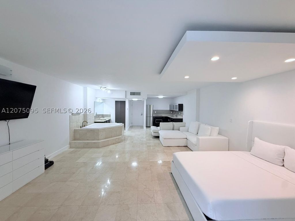 2301 Collins Ave 621, Miami Beach, FL 33139