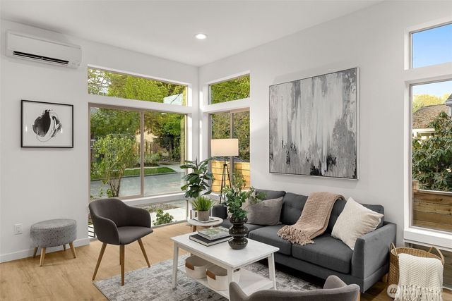 1203 H N Allen Place, Seattle, WA 98103