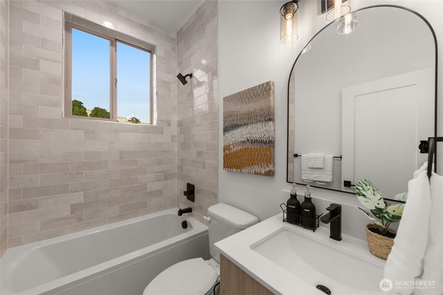 1203 H N Allen Place, Seattle, WA 98103