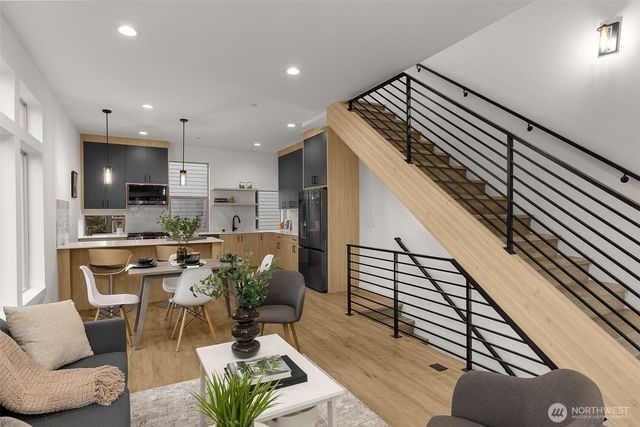 1203 H N Allen Place, Seattle, WA 98103