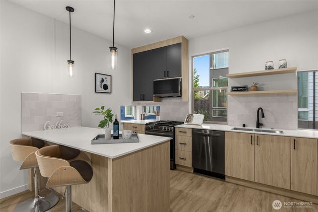 1203 H N Allen Place, Seattle, WA 98103