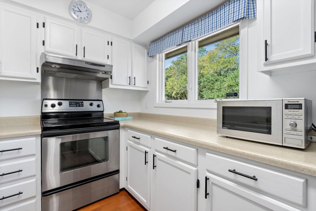 Image 21 of property listing at 1158 Summerwind Lane, Seabrook Island, SC 29455