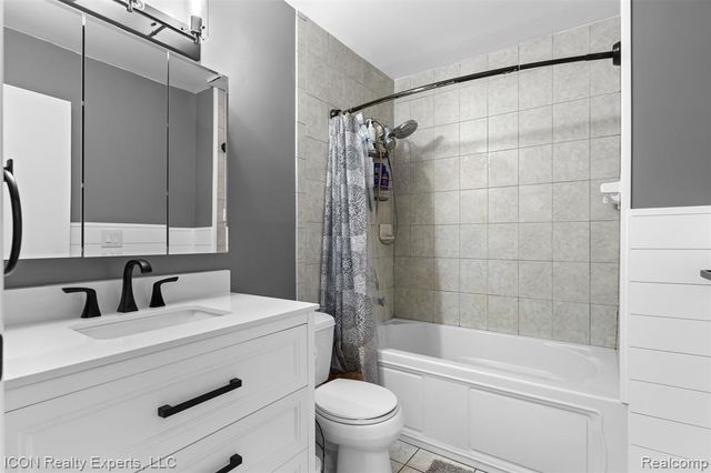 55875 Pontiac Trail Court, New Hudson, MI 48165