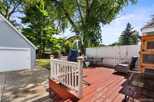 55875 Pontiac Trail Court, New Hudson, MI 48165