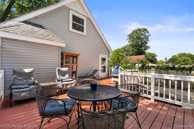 55875 Pontiac Trail Court, New Hudson, MI 48165