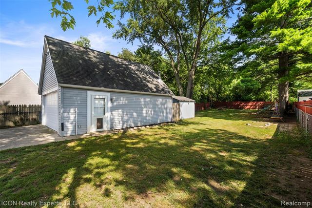 55875 Pontiac Trail Court, New Hudson, MI 48165