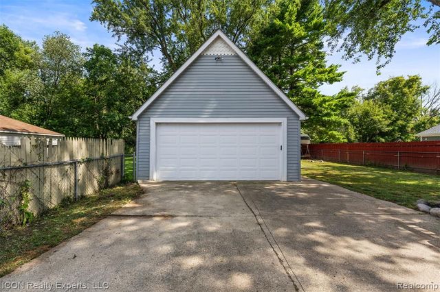 55875 Pontiac Trail Court, New Hudson, MI 48165