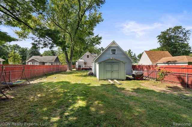 55875 Pontiac Trail Court, New Hudson, MI 48165