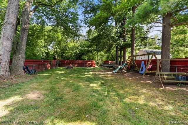 55875 Pontiac Trail Court, New Hudson, MI 48165