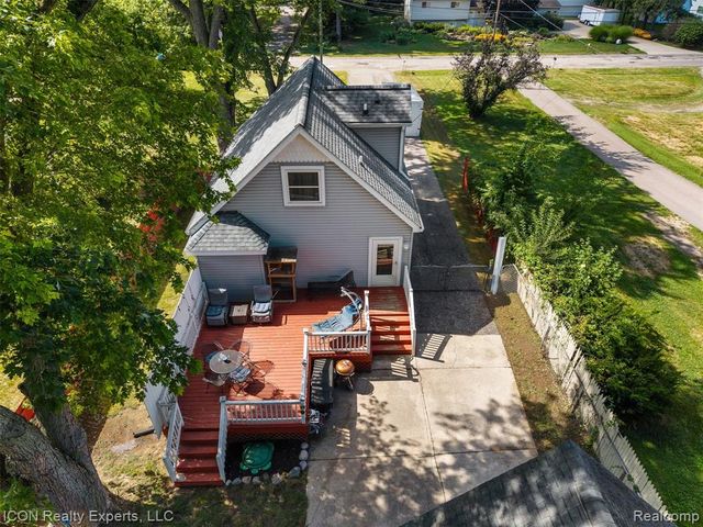55875 Pontiac Trail Court, New Hudson, MI 48165