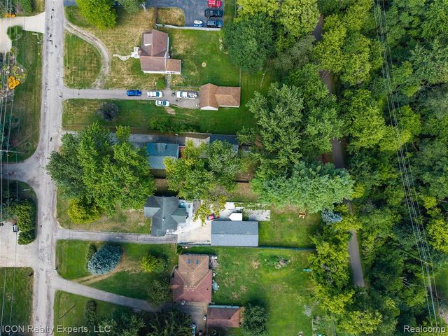 55875 Pontiac Trail Court, New Hudson, MI 48165