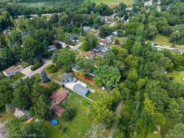 55875 Pontiac Trail Court, New Hudson, MI 48165